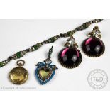 A collection of assorted jewellery,