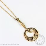 A Victorian split seed pearl set pendant,