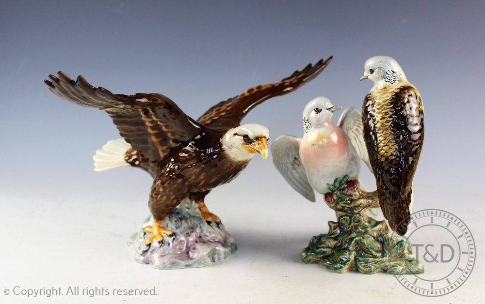 A Beswick Turtle Doves group, model number 1022, designed by Arthur Gredington, issued 1945-1970,