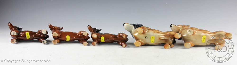 A collection of five Beswick Dacshunds comprising; 2 x No. - Bild 3 aus 3