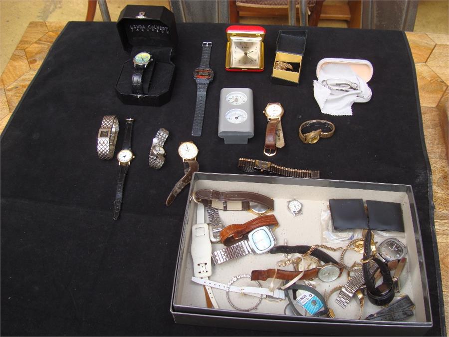 A mixed lot of gents and ladies wristwatches, various manufacturers together with a small amount