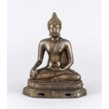 Ancient oriental bronze buddha on lotus. 20th century. Dim. 21 cm. In good condition.