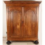 Nice, removable little oak wooden outer box with shelves and black bow legs. 18th century.