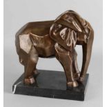 Art Deco-style bronze elephant on black marble basement. 21st century. Dimensions: 28 cm. In good