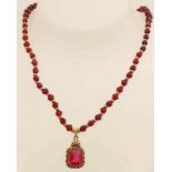 Necklace of pearl beads with GG 585/000 spheres and closure. Necklace of pomegranate beads and