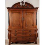 Cute little friezy oak Louis Seize linen cabinet, approx. 1800. Cabinet has full columns, original