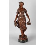 Beautiful antique bronze figure on marble basement. Approx. 1900. Presentation: Farmer young lady