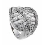 White gold ring, 750/000, with diamonds. Wide white gold fantasy ring with 120 brillants and