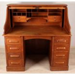 Beautiful antique oak English rolling station, approx. 1910. With twelve drawers and compartment