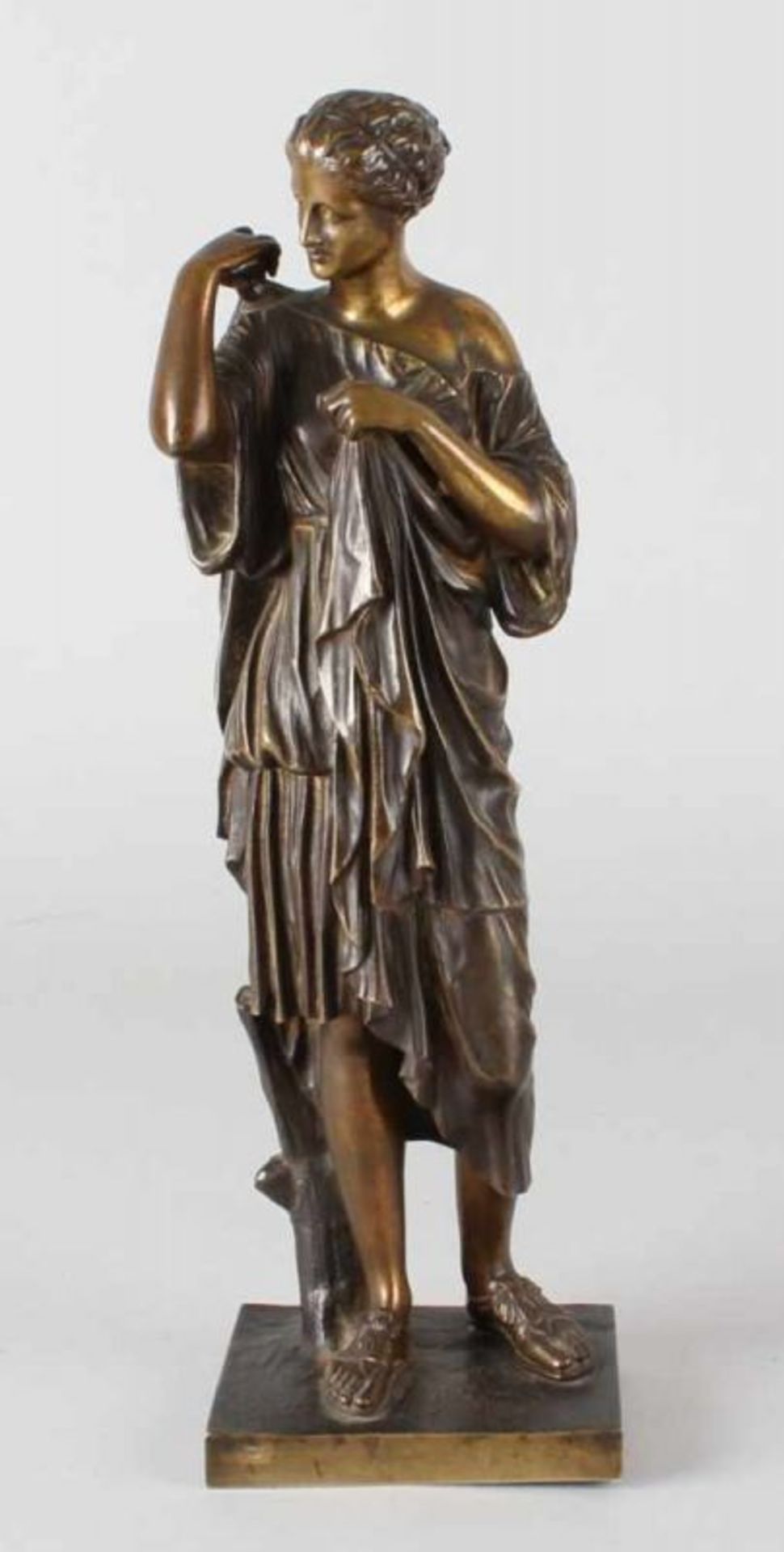 Early 19th century bronze empire figure Greek lady, ca. 1820. Dimension: 31 cm.In good condition.