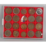 Lot of twenty old / ancient bronze money, (royal house et cetera). Dimensions: 30 x 24 x 2 cm. In