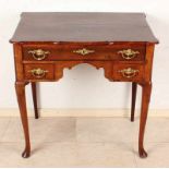 Dutch table with three drawers and thick walnut veneer, 18th century. (Light veneer damage).