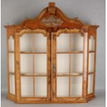 Big old Dutch root nuts Baroque-style display cabinet. 20th century. Dimensions: 85 x 87 x 23 cm.