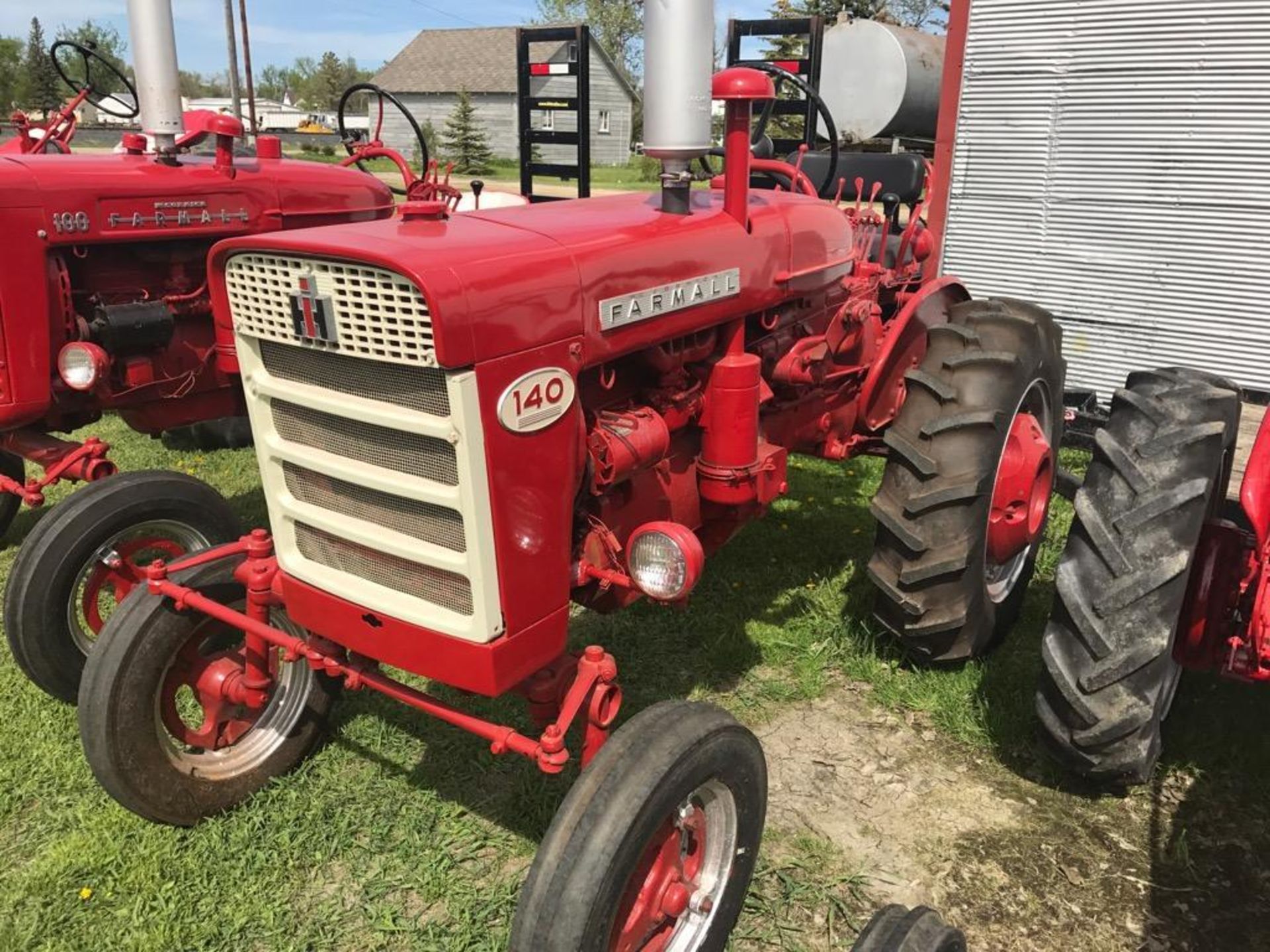 1958 Farmall 140, wide front, HYD, new tires - Image 3 of 3