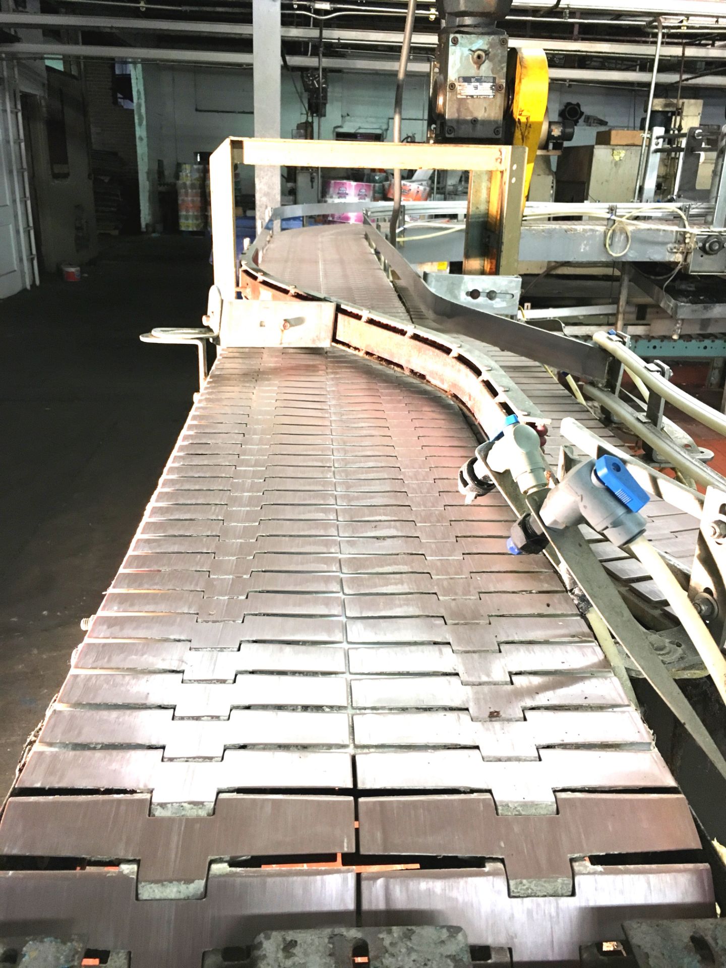 Bottle Conveyor 7.5 Inch Chain, Approximately 18ft with a 45 degree Curve with Drive - Feeds into 15 - Image 2 of 10