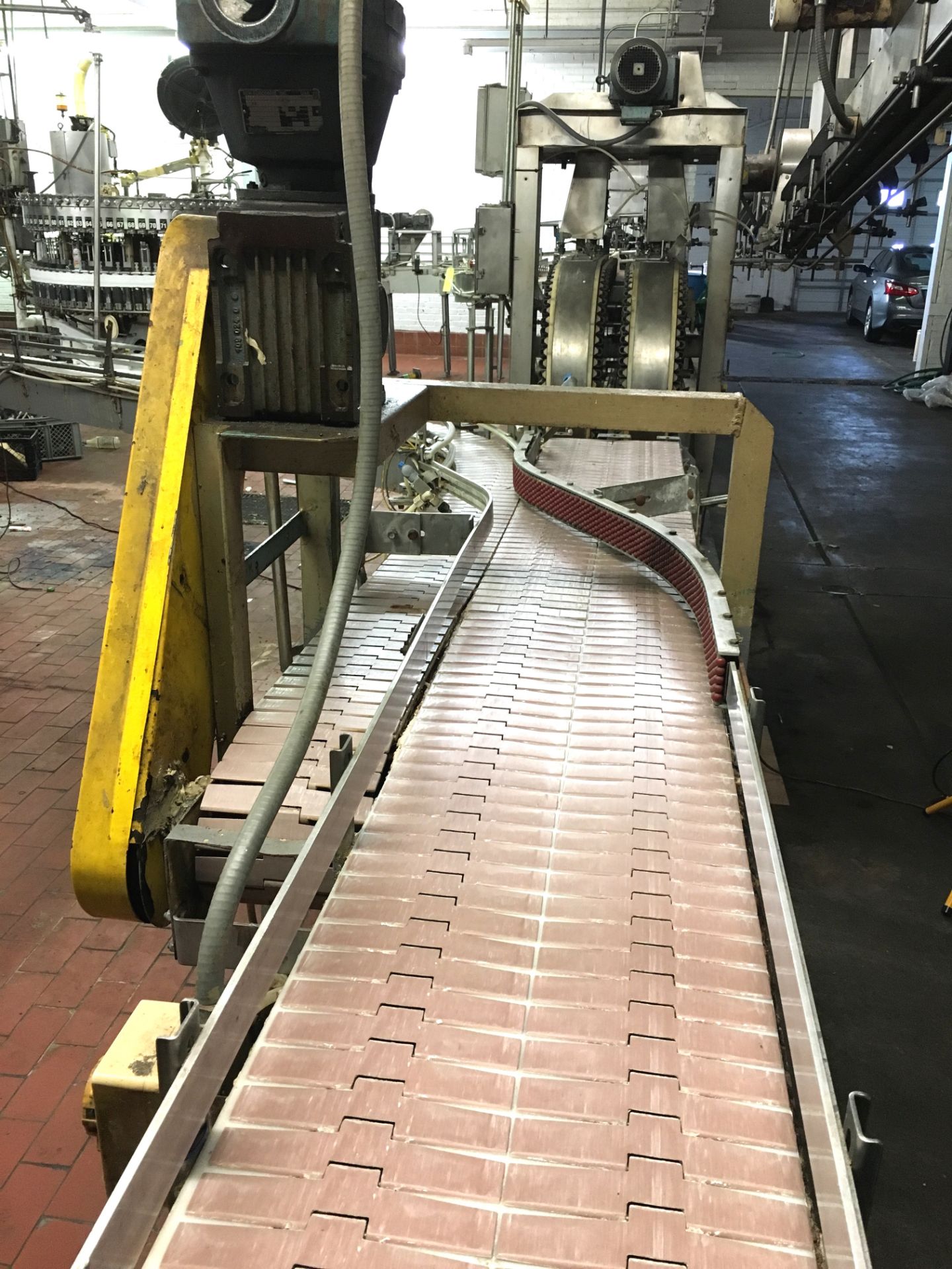 Bottle Conveyor 7.5 Inch Chain, Approximately 18ft with a 45 degree Curve with Drive - Feeds into 15 - Image 5 of 10