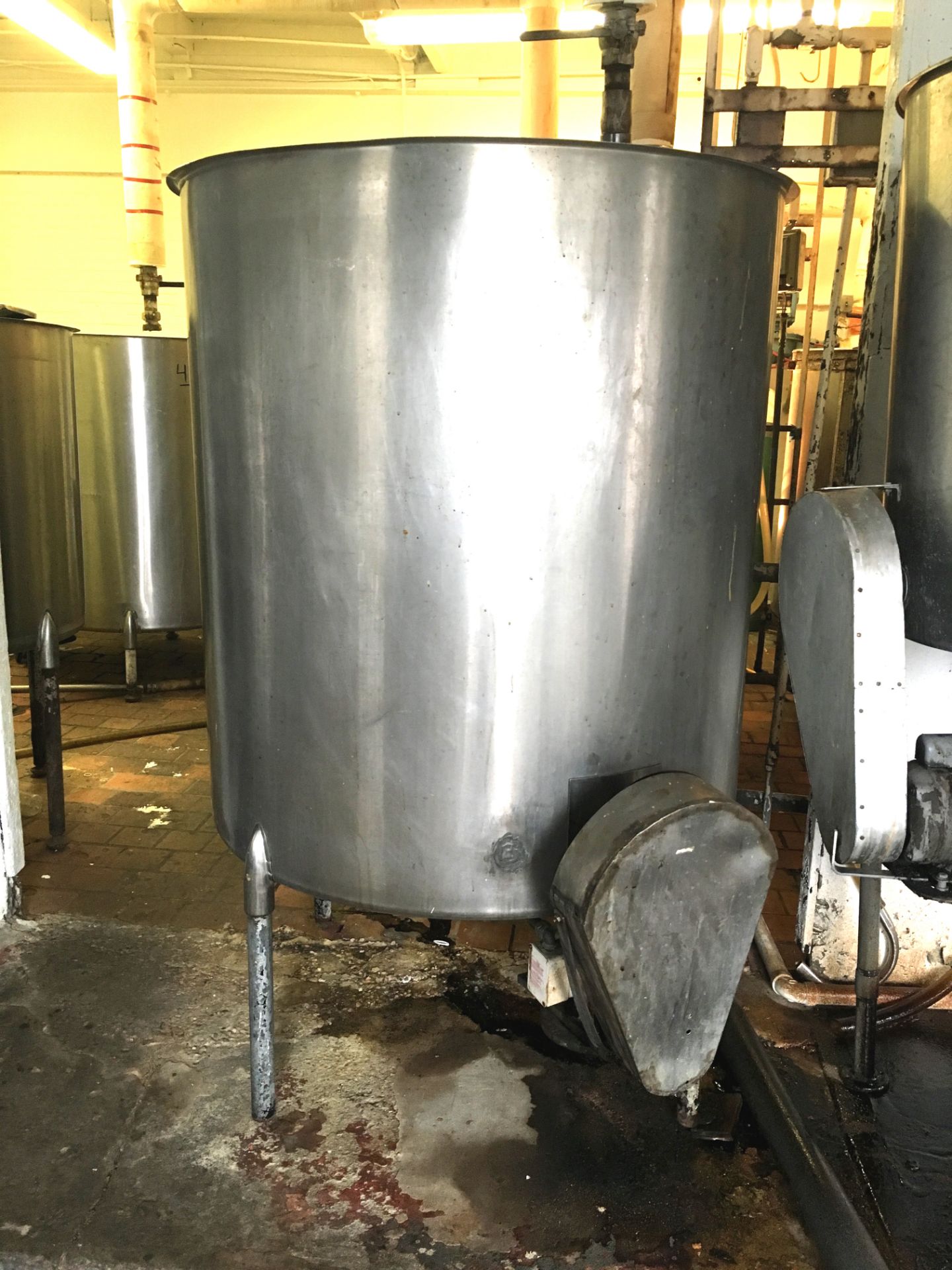420 Gallon Stainless Steel Tank Stainless Steel Lid, Side Agitator, Bottom Stainless Outlet