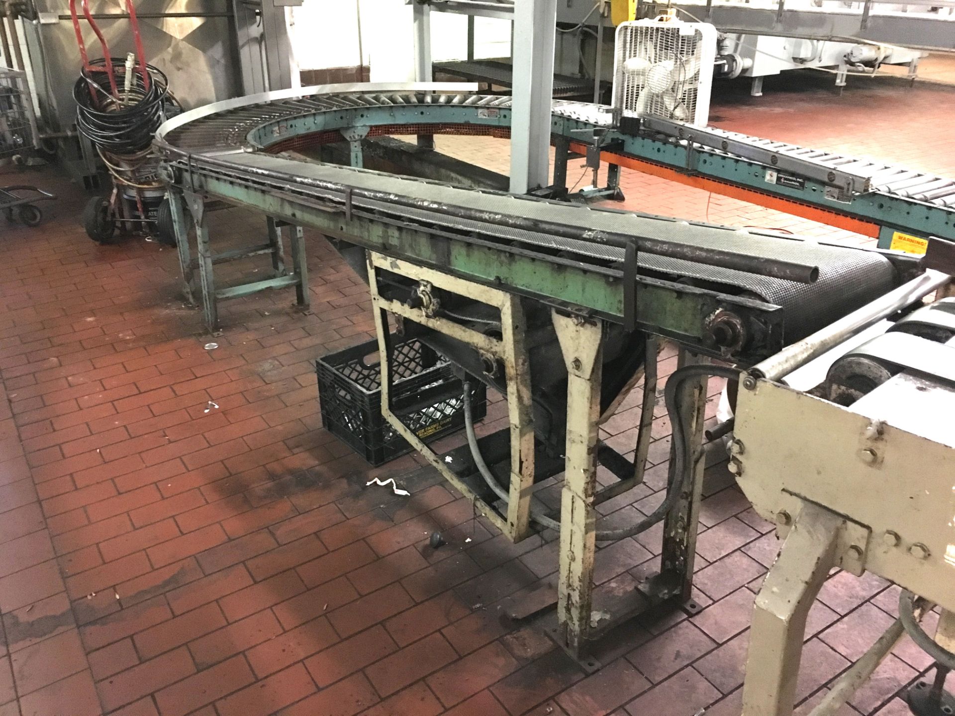 Ermanco Case Conveyor 20ft of Straight with a 180 degree Curve, Also includes 10ft of Inclined