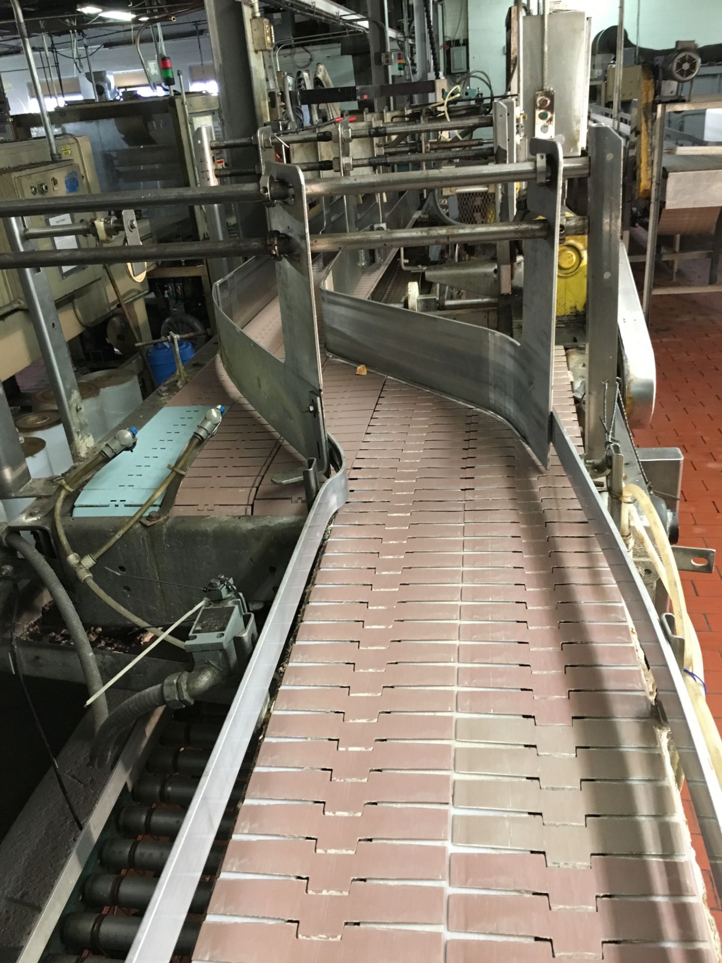 Bottle Conveyor 7.5 Inch Chain, Approximately 18ft with a 45 degree Curve with Drive - Feeds into 15 - Image 8 of 10