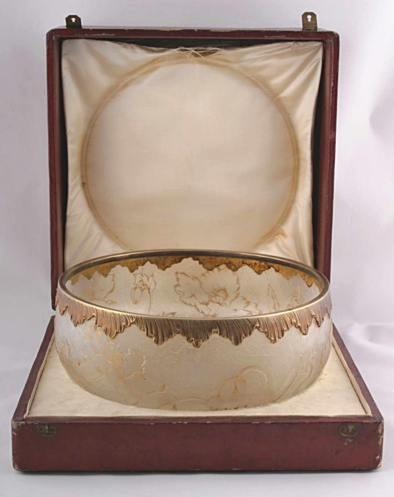 A Bowl Daum Nancy with silver mount and original box France, circa 1900, labeled Daum Nancy, glass - Image 6 of 13