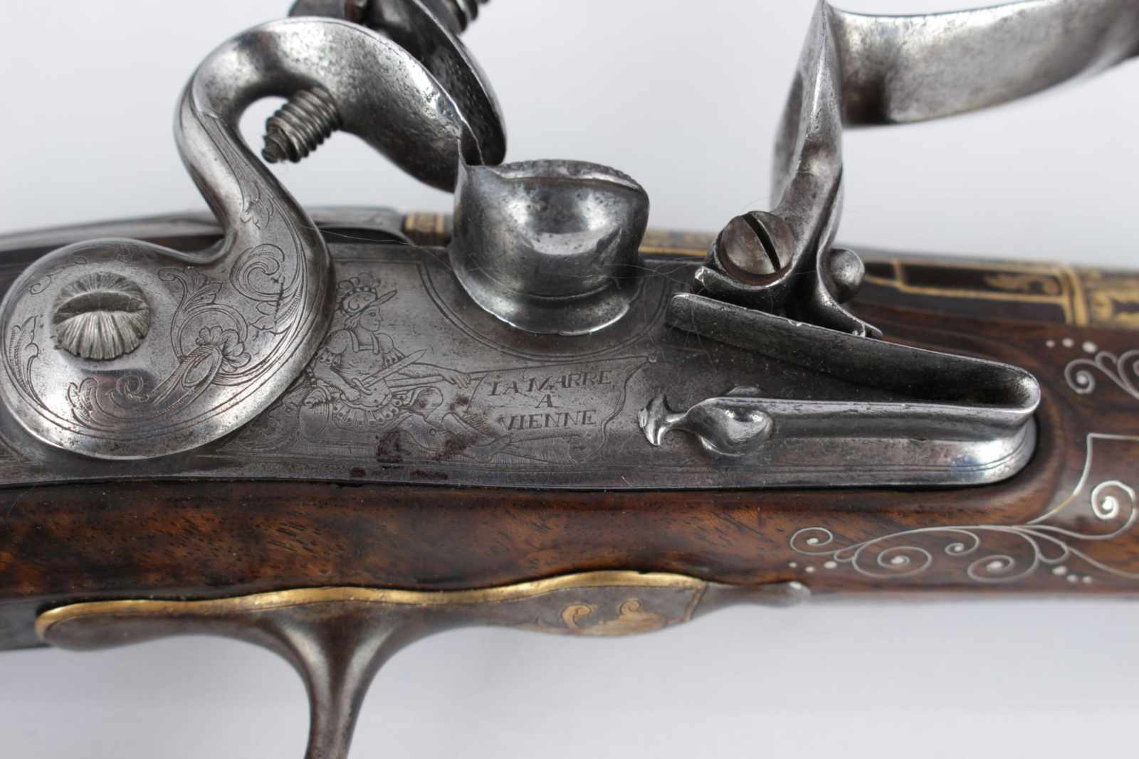 A pair of flintlock pistols La Marre A VIENNE Datace: circa 1680 An important and rare pair of - Image 6 of 17