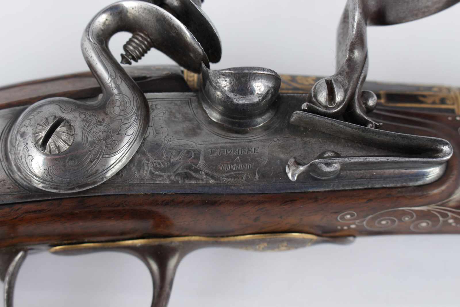 A pair of flintlock pistols La Marre A VIENNE Datace: circa 1680 An important and rare pair of - Image 8 of 17