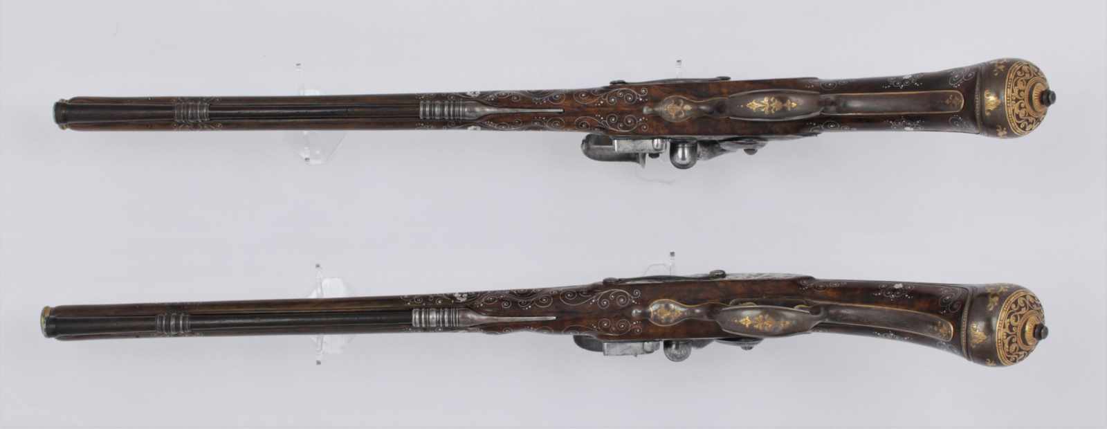 A pair of flintlock pistols La Marre A VIENNE Datace: circa 1680 An important and rare pair of - Image 13 of 17