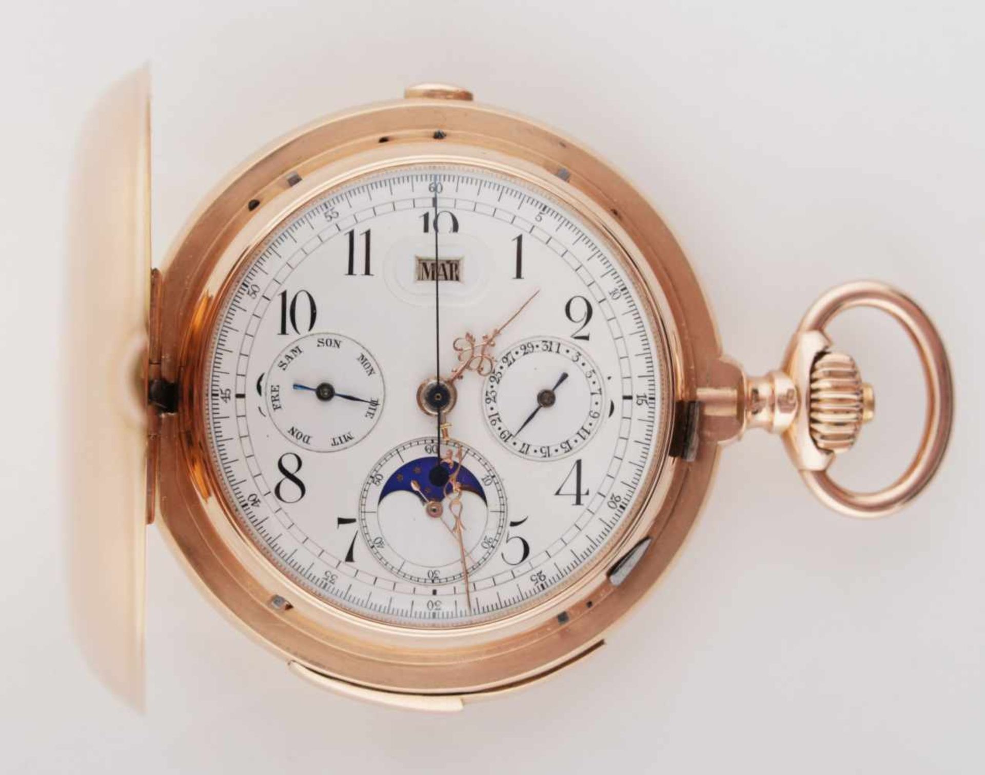 Gold chronograph with date and lunar indicator and gong Early 20th century, the massive pocket watch