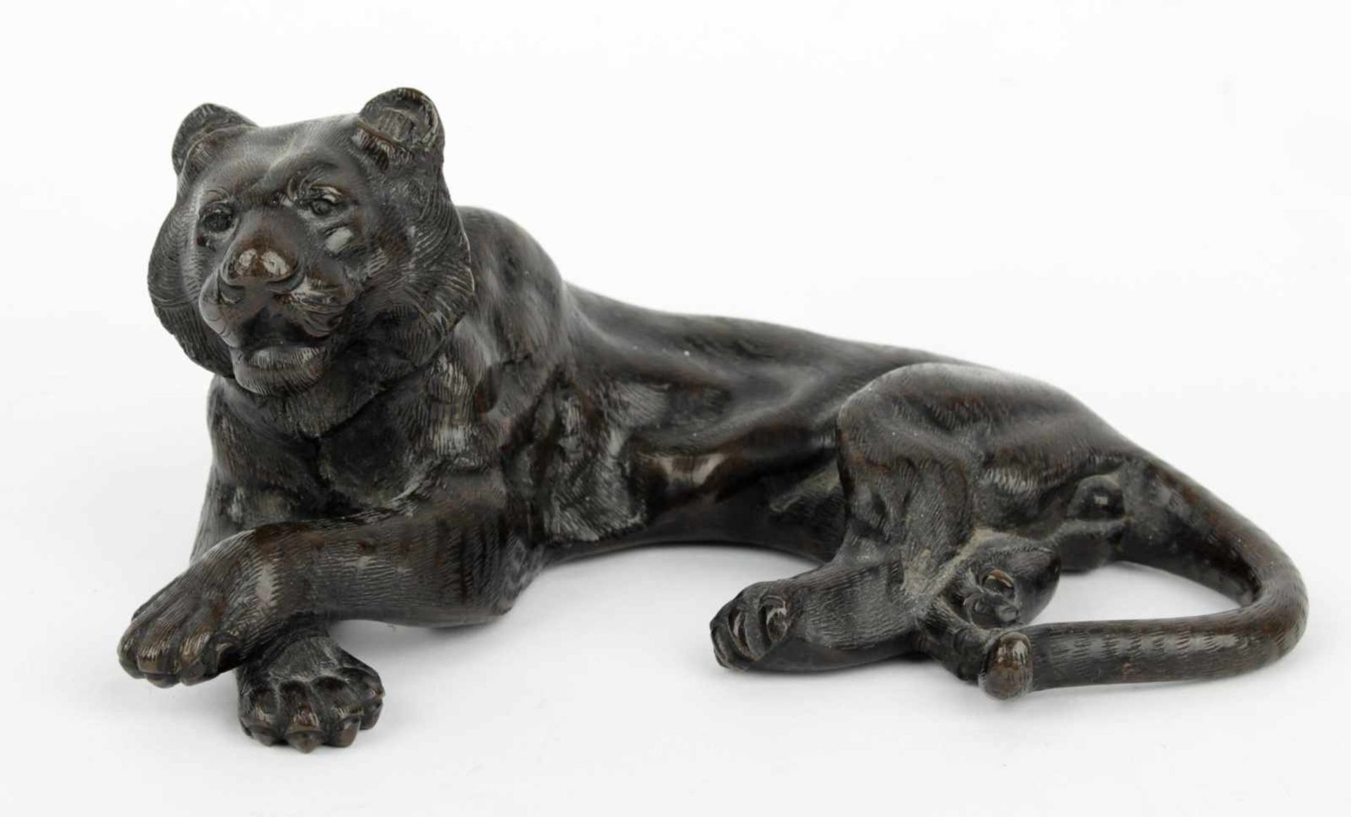 Bronze sculpture - lion 1st half of the 20th century, bronze, patina, overall size 8 x 16,5 x 8,5