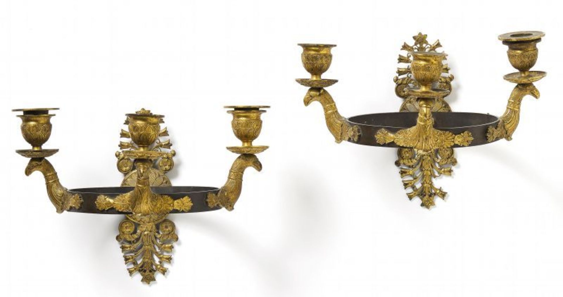 PAAR APPLIKEN EMPIRE. Paris. Um 1810-15. Bronze tlw. patiniert und vergoldet. Florale, - Bild 2 aus 2