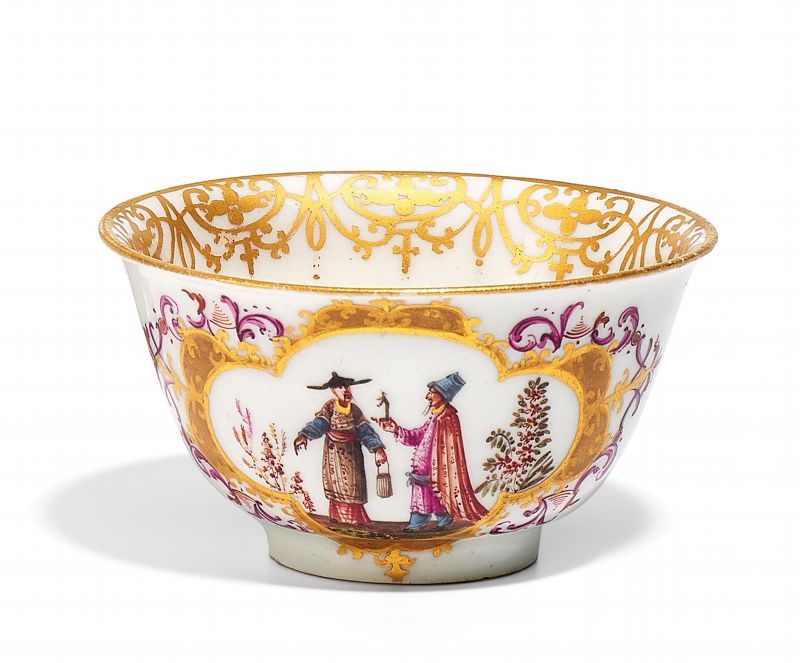 KOPPCHEN MIT CHINOISERIEN. Meissen. Um 1717- ca.1737. Porzellan, farbig und gold dekoriert. Auf - Image 2 of 2