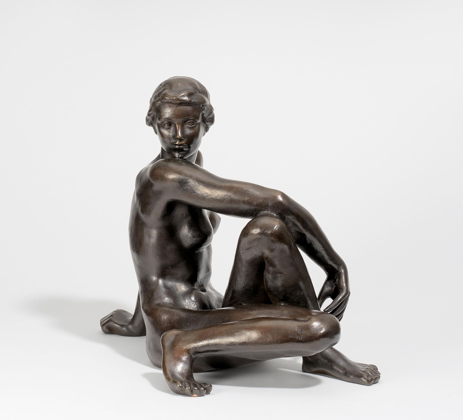 Klimsch, Fritz. 1870 Frankfurt a. M. - 1960 Saig. Kleine Schauende. 1936. Bronze, dunkelbraun