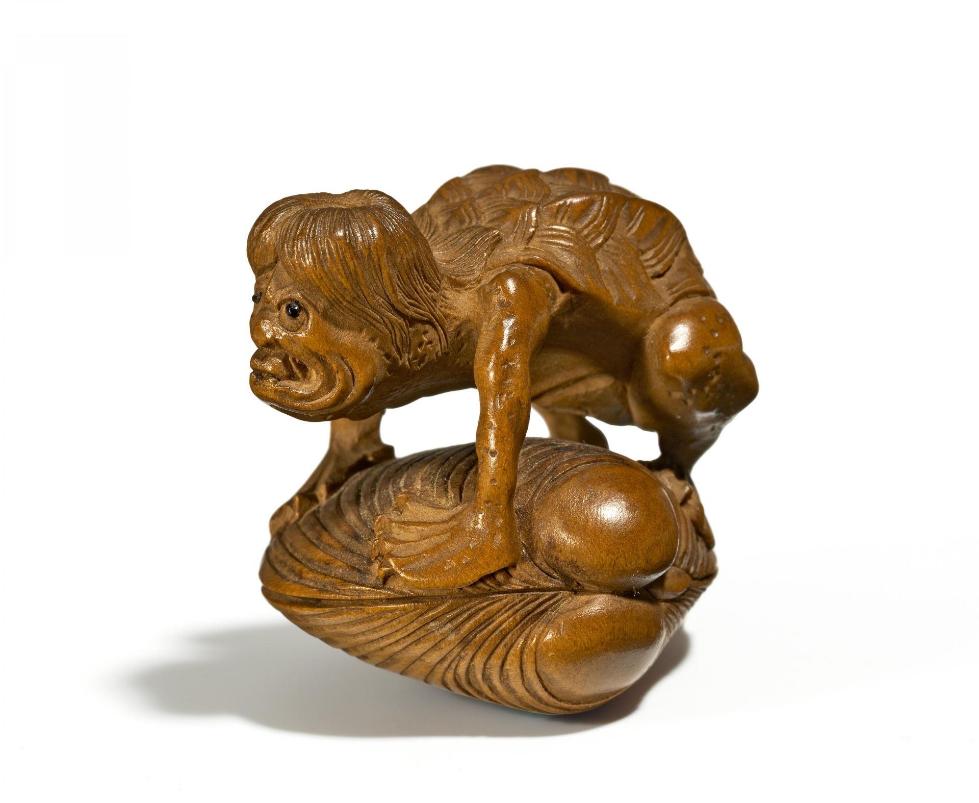 NETSUKE: KAPPA. Japan. Edo-Zeit. Mitte 19. Jh. Buchsbaum hell belassen, sehr fein geschnitzt und - Bild 2 aus 2