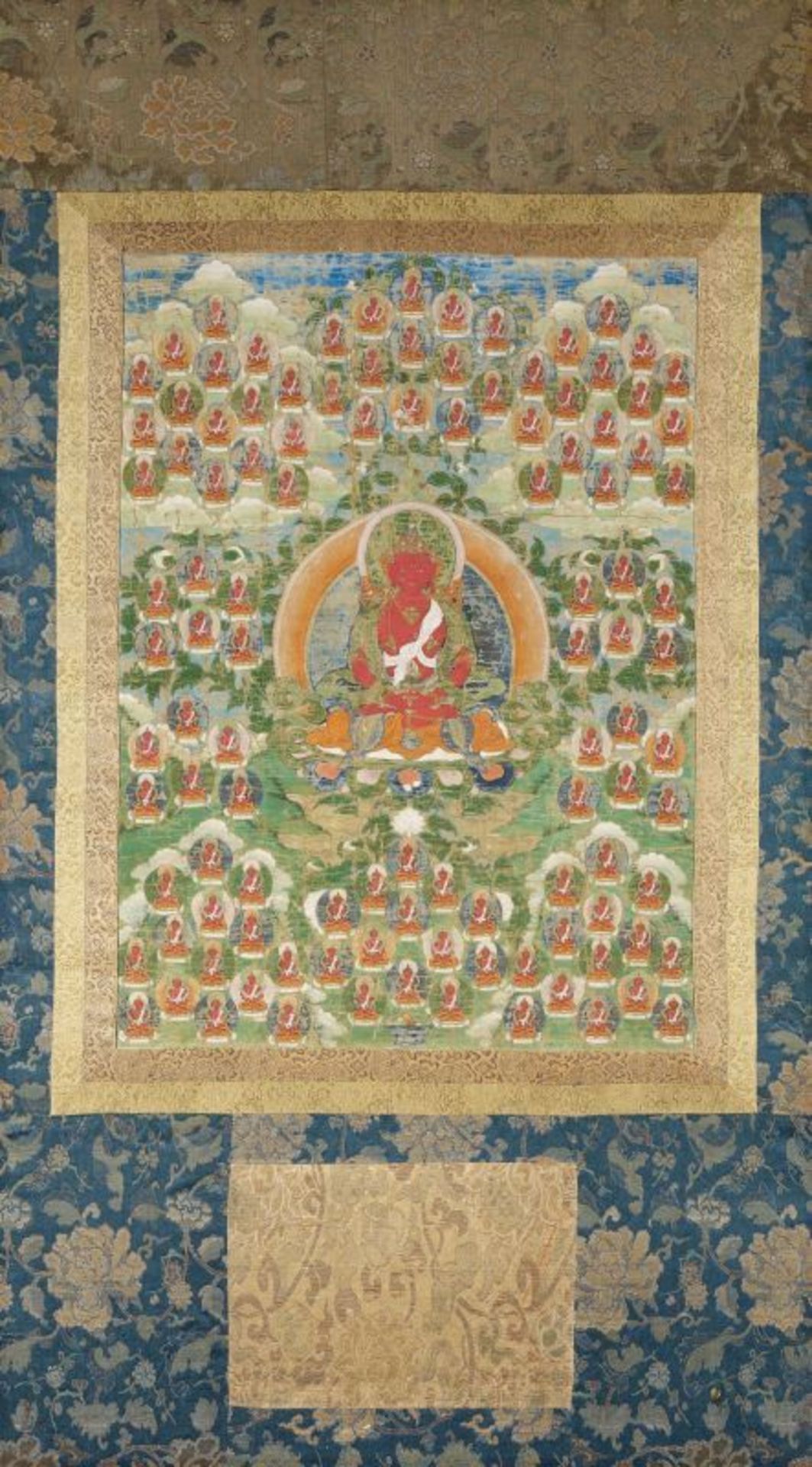 BEDEUTENDES UND GROßES THANGKA DES SUKHAVATIVYUHA-SUTRA MIT AMITAYUS. Tibet. 17./18. Jh. Farben - Bild 4 aus 6