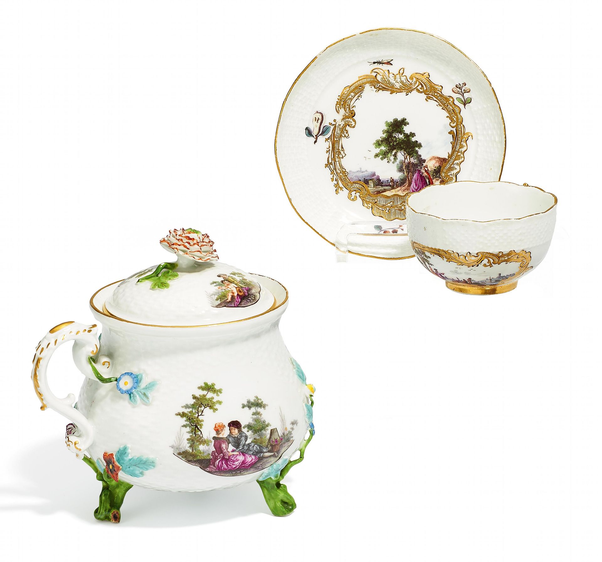 CREMETOPF MIT WATTEAUSZENEN & TASSE UND UNTERTASSE MIT LANDSCHAFTEN. Meissen. 1750-60. Porzellan,