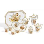 KAFFEE- UND TEESERVICE MIT BLUMENDEKOR. Meissen. Marcolini. 18./19. Jh. Porzellan, farbig und gold