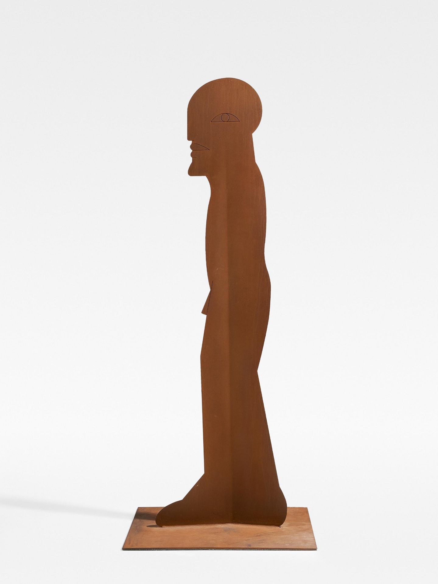 Antes, Horst 1936 Heppenheim Figur 1000. 1987. Stahl, korrodiert. 220 x 90 x 67cm. Signiert und