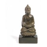 SELTENER UND BEDEUTENDER BUDDHA IN MEDITATION. Thailand. Dvaravati-Stil. 8. Jh. Bronze mit