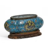 JARDINIÈRE MIT VIER GELBEN DRACHEN. China. Qing-Dynastie. 18./19. Jh. Kupfer mit Cloisonné und