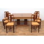 art deco tafel en 6 stoelen Franse noten art deco uitschuiftafel ingelegd met parqueterie en rustend