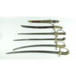 6 diverse sabels/zwaarden 6 diverse sabels waaronder Hollandse officiers exercitie sabels, circa