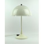 Italiaanse designlamp witte kunststof schemerlamp met halfronde kap, jaren' 70, h. 65 cm