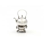 theeketel op comfoor, A. van Geffen antiek zilveren miniatuur: theeketel op Louis XIV comfoor,