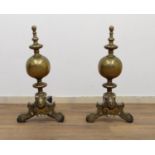 2 Renaissance vuurbokken stel Nederlandse bronzen haardbokken met bolvormige ornamenten en