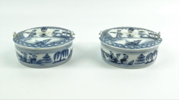 stel Meissen botervloten met Chinoiseriedecor stel Duitse porseleinen botervloten met blauw