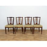 set van 4 Louis XVI stoelen set van 4 Hollandse mahonie Louis XVI stoelen bekroond met gestoken