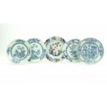 5 Chinees porseleinen borden serie van 3 blauw/wit Chinees porseleinen borden met floraal decor,
