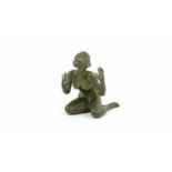 Weens bronzen sculptuur, Joh. Cadek Weense bronzen sculptuur met voorstelling van zittende dame,