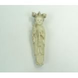 ivoren beeld Chinese ivoren sculptuur met voorstelling van dame, circa 1900, h. 15. -voet missend-