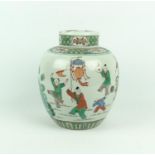 Chinese dekselpot Chinees porselienen dekselpot met polychroom decor van figuren en zotjes, eind 19e